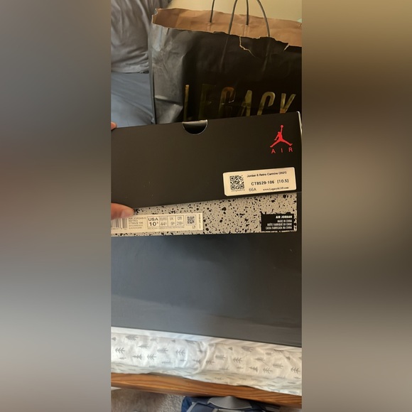 Air Jordan 6 OG Carmine (2021) - Picture 5 of 5